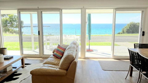 Millpond. - Accommodation Main Beach 1