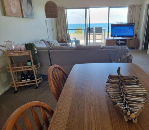 Mint - Accommodation Main Beach 3