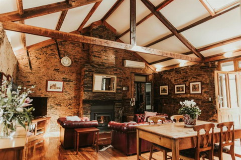 Mintaro Cottage - Accommodation Main Beach 2