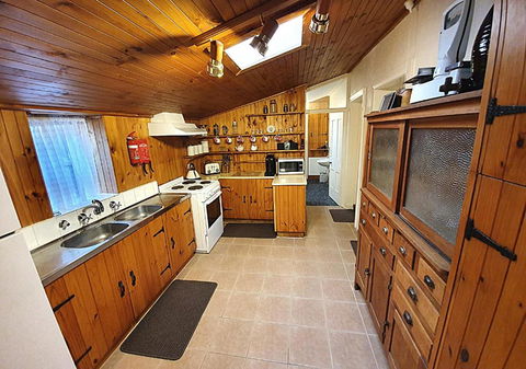 Miss Mabel Cottage - Accommodation Main Beach 0