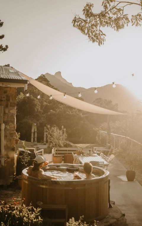 Misty Mountain Manor - Accommodation Main Beach 0