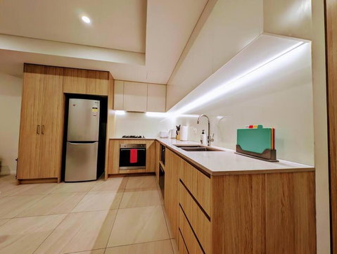 Modern 2 Bedroom Apartment Close To All Amenities! - Accommodation Main Beach 2