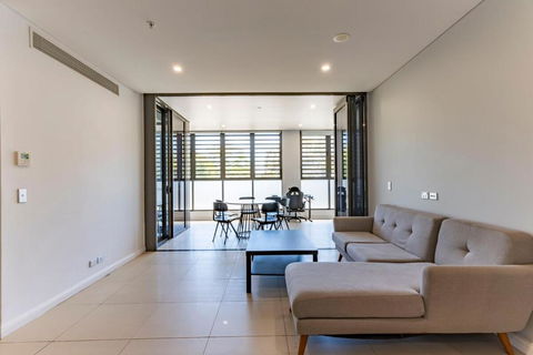 Modern 2B With Loft Bed Parking Central Mascot - Accommodation Main Beach 0