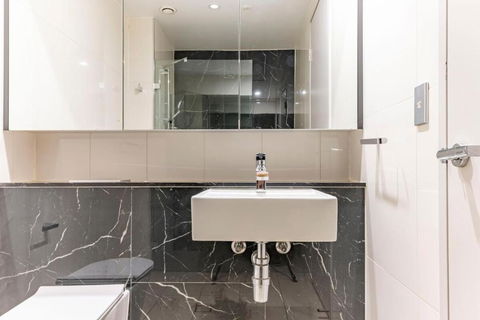 Modern 2B With Loft Bed Parking Central Mascot - Accommodation Main Beach 1