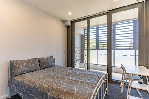 Modern 2B With Loft Bed Parking Central Mascot - Accommodation Main Beach 2