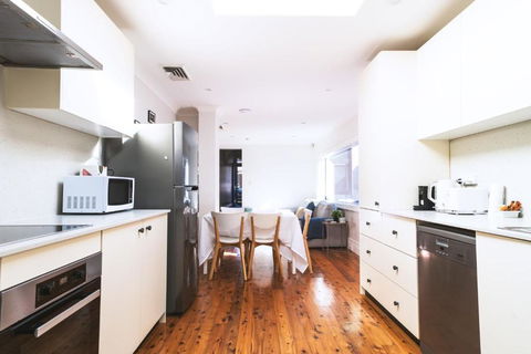 Modern 3 Bed Home In Tempe Near Airport City - Accommodation Main Beach 1