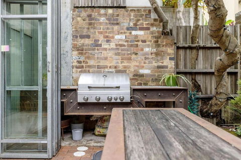 Modern & Stylish 3BR In Redfern - Accommodation Main Beach 1
