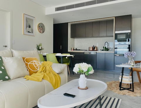 Modern Apartment St Leonards - Accommodation Main Beach 0