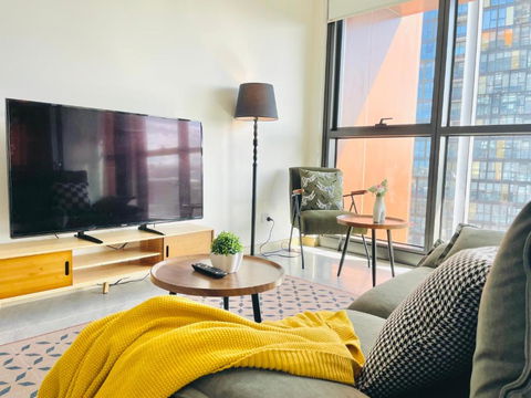 Modern Apartment St Leonards - Accommodation Main Beach 2
