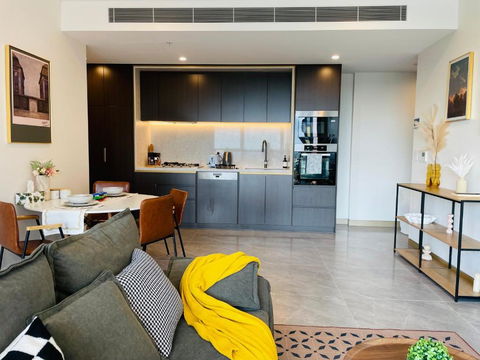 Modern Apartment St Leonards - Accommodation Main Beach 1