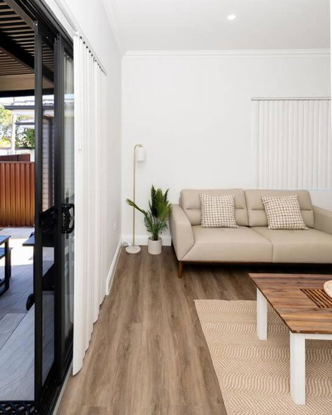 Modern Home In The Heart Of Bankstown - Accommodation Main Beach 0