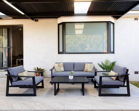 Modern Home In The Heart Of Bankstown - Accommodation Main Beach 1