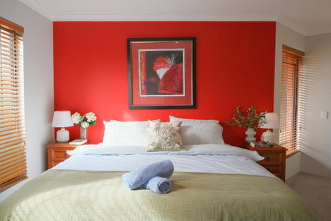 Modern Retro House Nr Airport 6Bedrooms Yard N Parking - Accommodation Main Beach 1