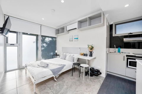 Modern Self-contained Studio At Crows Nest - Accommodation Main Beach 2