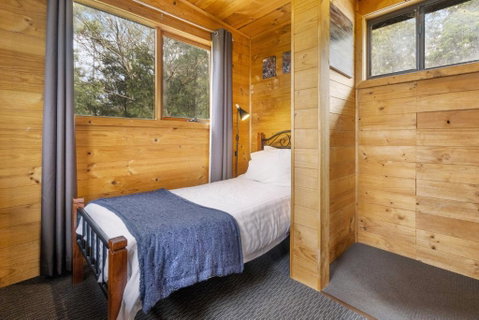 Mole Creek Cabins - Accommodation Main Beach 2