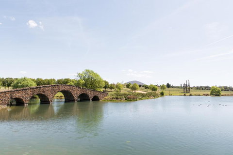 Mona Farm - Accommodation Main Beach 0