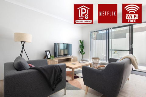 Modern Cozy - Accommodation Main Beach 0