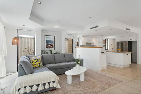 Newly Renovated Home Steps From Sorrento Beach - Accommodation Main Beach 1