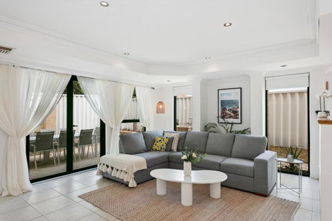 Newly Renovated Home Steps From Sorrento Beach - Accommodation Main Beach 0
