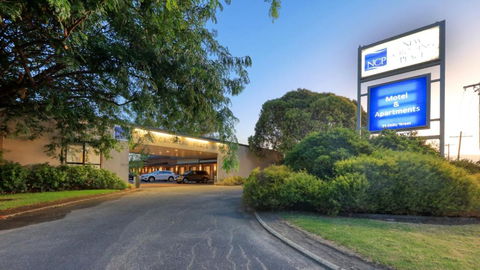 New Crossing Place Motel - Accommodation Main Beach 0