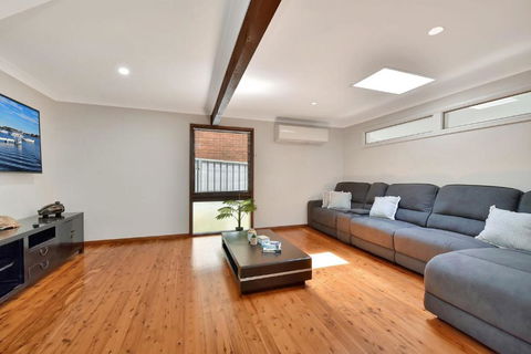 NEW PropertyBreezy Bayside Haven At Brightwaters - Accommodation Main Beach 2