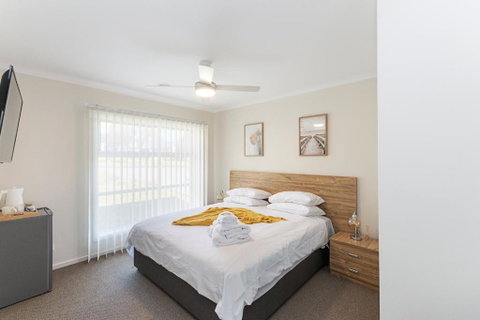 Morview Holiday Homes-Implala - Accommodation Main Beach 0