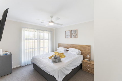 Morview Holiday Homes-Elephant - Accommodation Main Beach 0