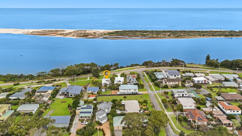 MOTS View - Accommodation Main Beach 1