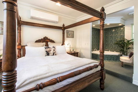 Moulton Park Estate - Cottages - Accommodation Main Beach 1