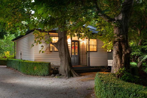 Moulton Park Estate - Cottages - Accommodation Main Beach 0