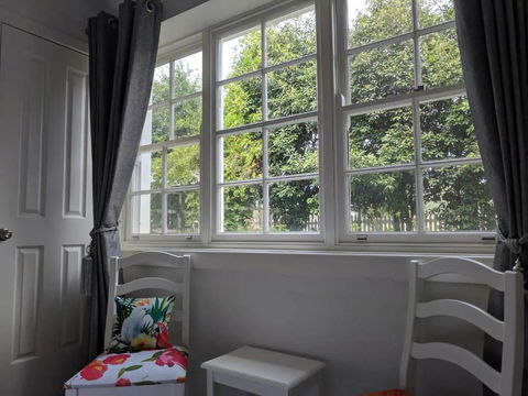 Mountshannon - Accommodation Main Beach 2