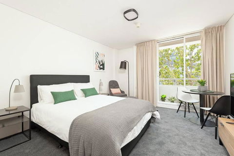 MP303 - Studio Apartment, Military Road, Cremorne - Accommodation Main Beach 0