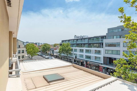 MP303 - Studio Apartment, Military Road, Cremorne - Accommodation Main Beach 1