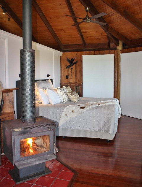 Mt Quincan Crater Retreat - Accommodation Main Beach 3