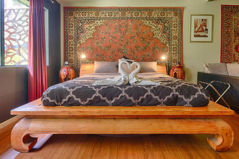 Mudstone Suites - Accommodation Main Beach 1
