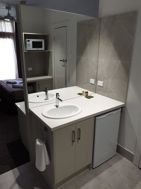 Naracoorte Hotel Motel - Accommodation Main Beach 1