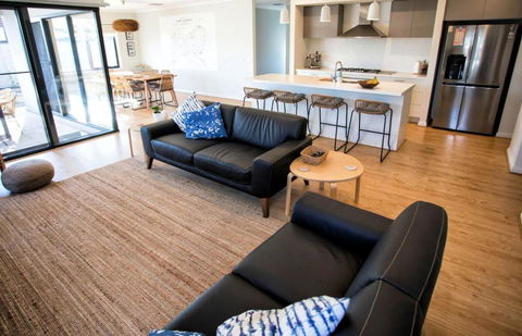 NAUTILUS - Accommodation Main Beach 0