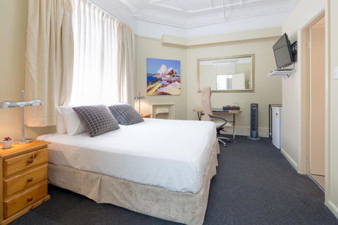 Neutral Bay Lodge - Accommodation Main Beach 0