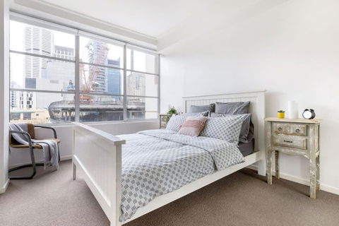 NEW! A Comfy & Stylish Apt Next To Darling Harbour - Accommodation Main Beach 0