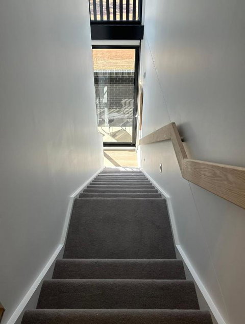 New & Modern Loft 1bd W/Pool&Gym - Accommodation Main Beach 3