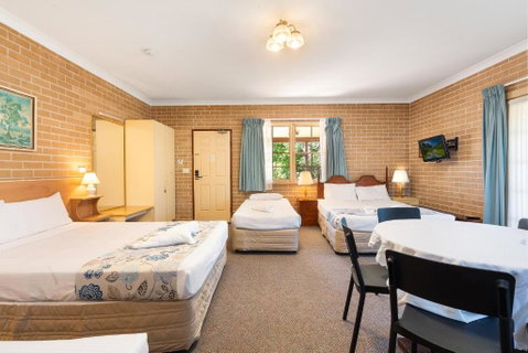 New Inn Motel - Accommodation Main Beach 3