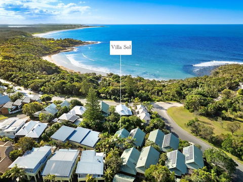 NEW Luxury Angourie Villa! Dream Location, WiFi ++ - Accommodation Main Beach 1