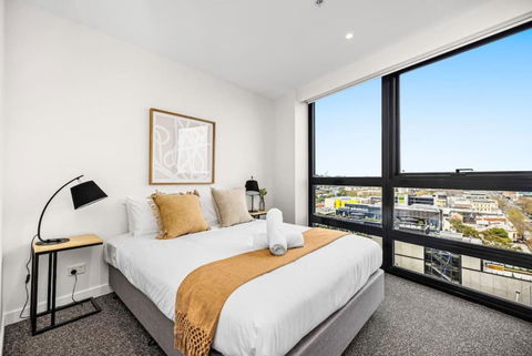 NEW Spectacular Views Southbank - Accommodation Main Beach 3