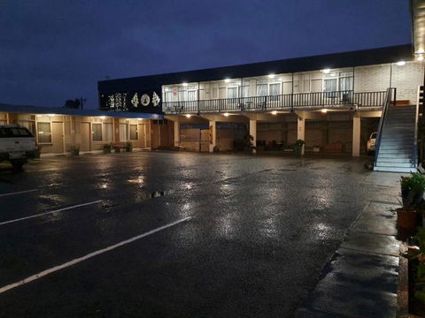 Morwell Parkside Motel - Accommodation Main Beach 3