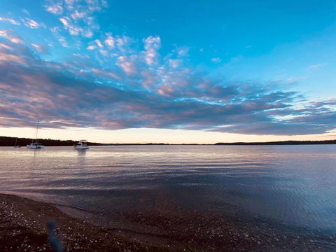 New Property Seabreeze Bungalow - Lakeview Sunset Delight At Sunshine On Lake Macquarie - Accommodation Main Beach 0