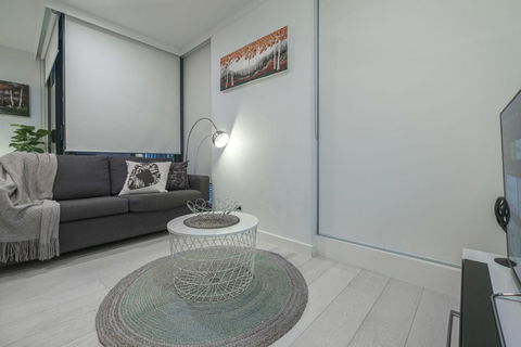 Next To Royal Hospital And Mel Uni 1br - Accommodation Main Beach 3