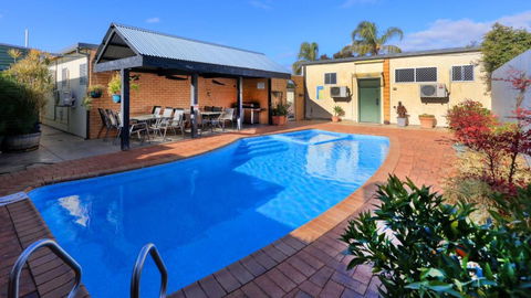 Oasis Motor Inn - Accommodation Main Beach 3