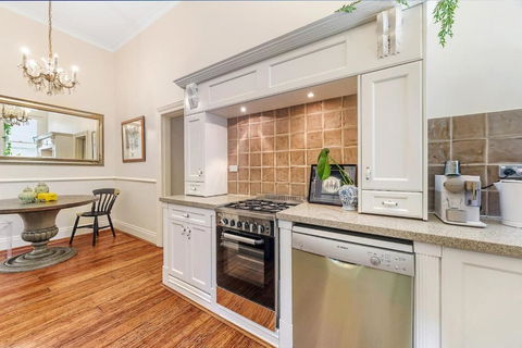 Newty Willows - Art Deco Double Bay Designer Apt - Accommodation Main Beach 3