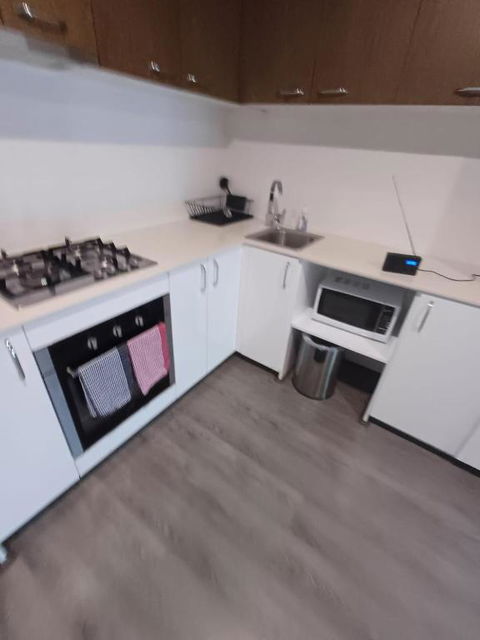 Nice 2 Bedroom Apartment - Accommodation Main Beach 1