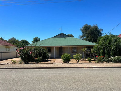 North Parade Accommodation - Accommodation Main Beach 0